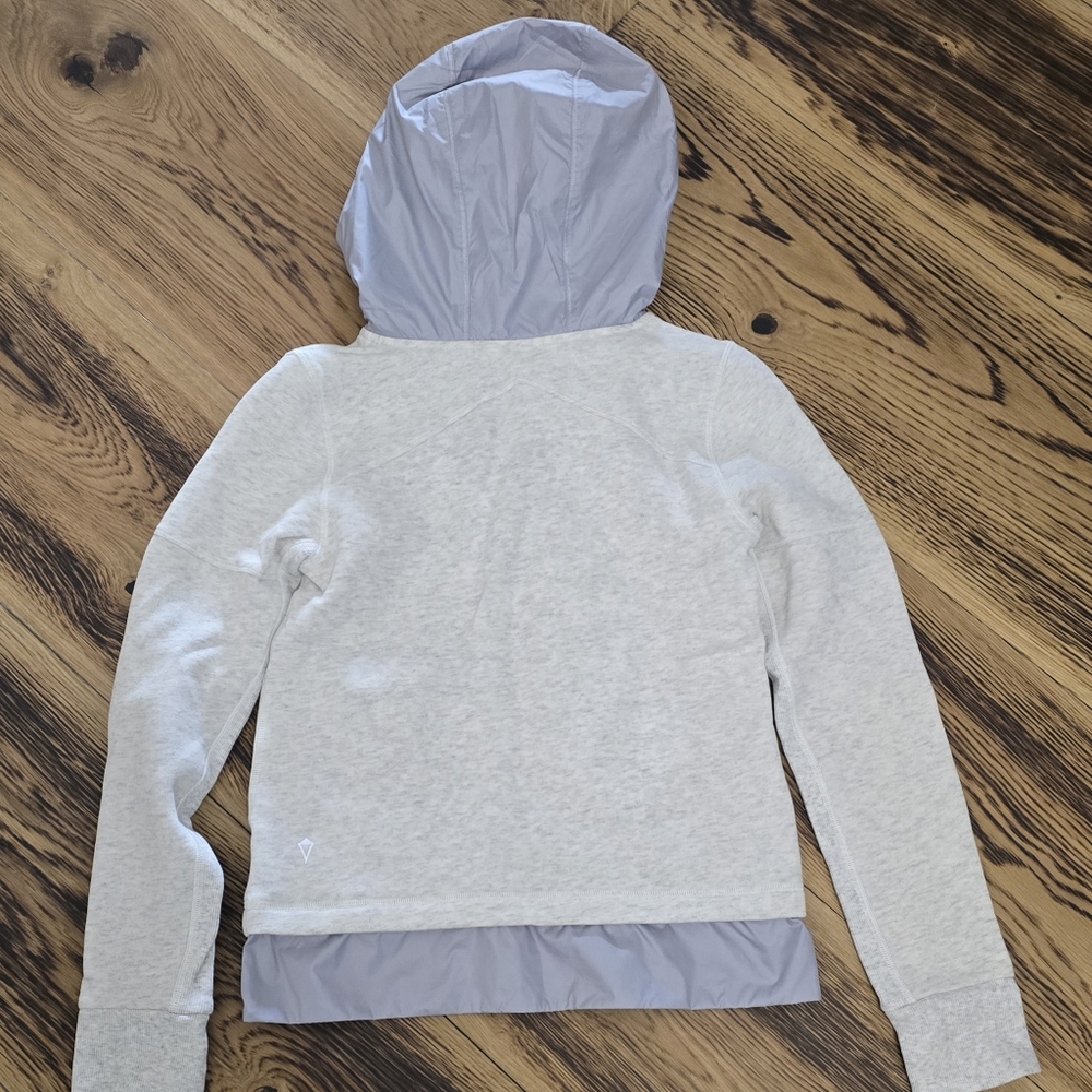 Ivivva by Lululemon for girls - Sweatshirt size 10